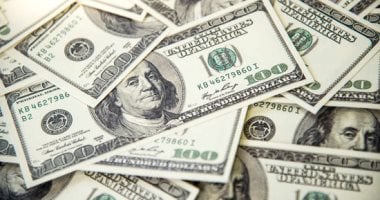 تراجع بسيط في سعر الدولار مقابل الجنيه خلال تعاملات الأحد