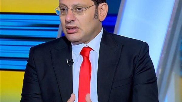 خبير اقتصادي: 56 جنيهًا للدولار سعر مضاربي غير واقعي