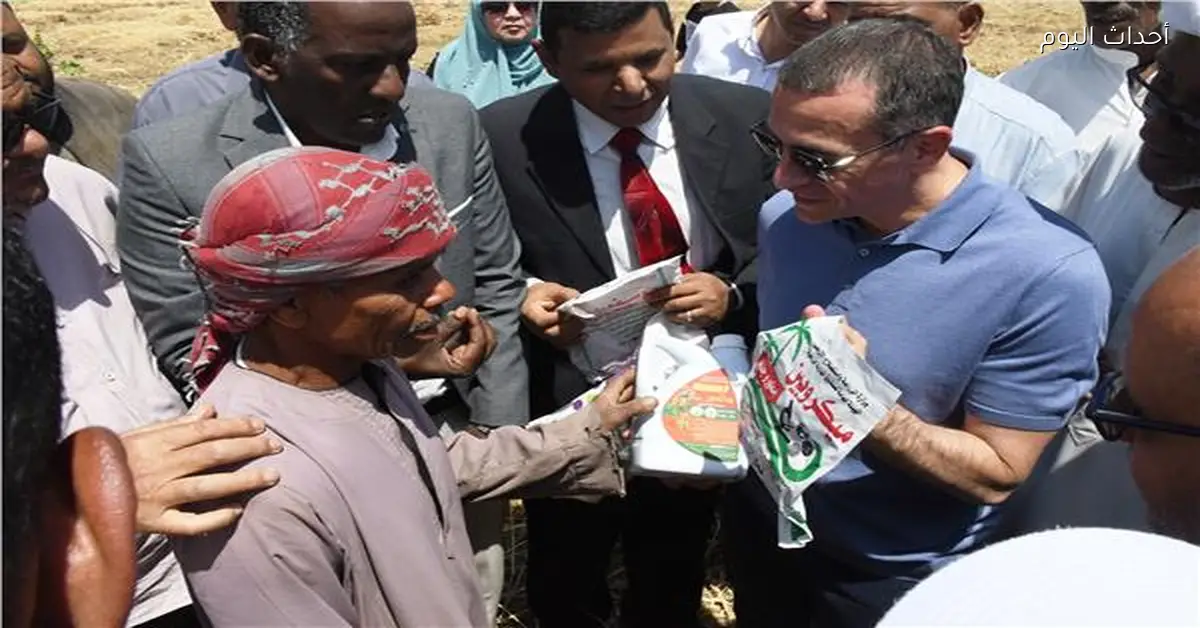 محافظ أسوان يطلق موسم حصاد القمح 2026