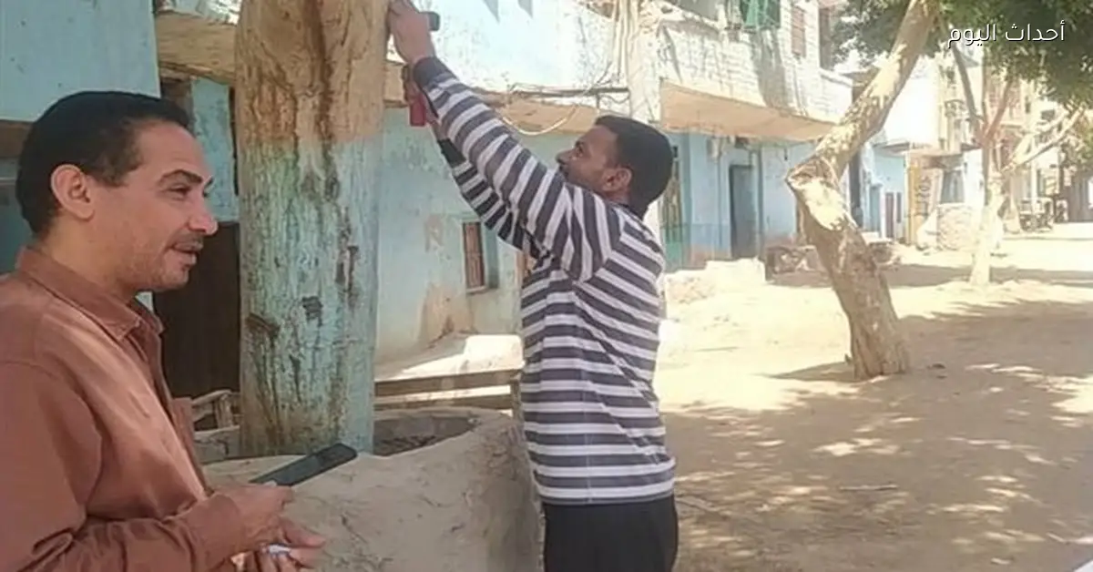 محافظ أسيوط يواصل تركيب الأكواد التعريفية لأشجار المبادرة