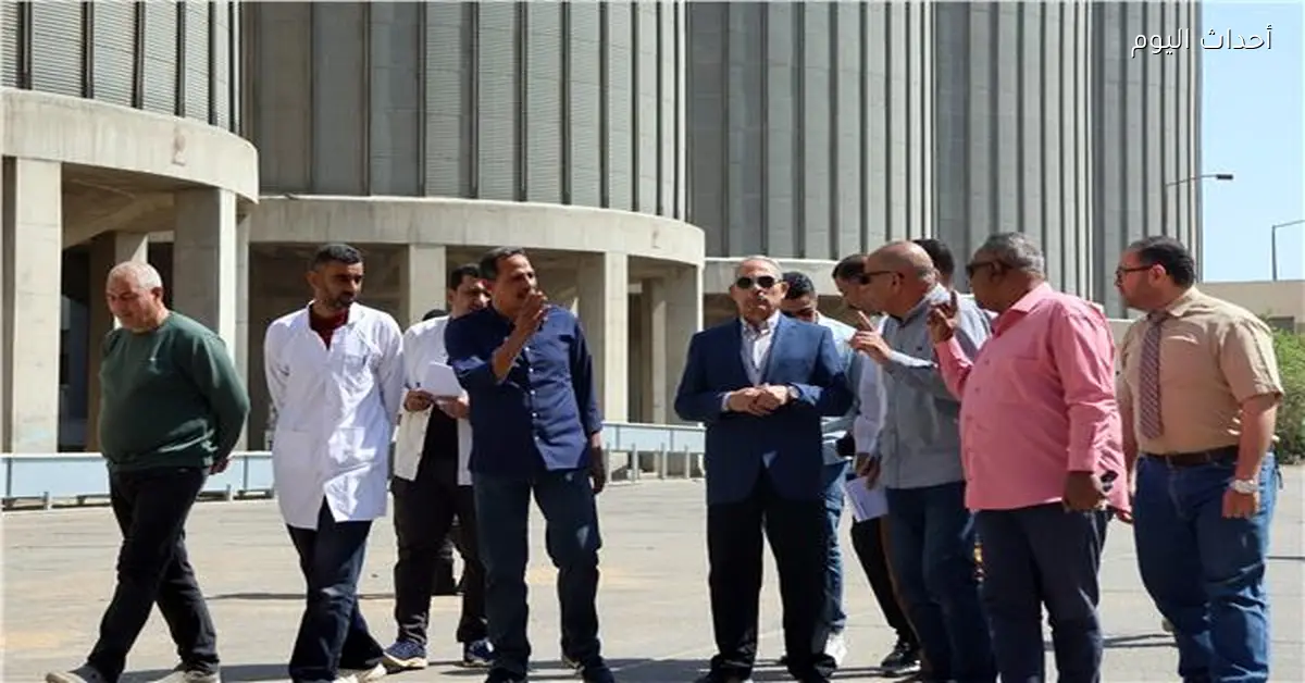محافظ الإسماعيلية يتفقد مطحن الفيروز ومجمع الصناعات الكهربائية