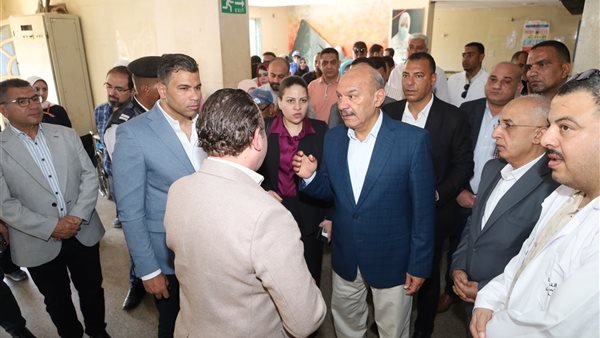 محافظ السويس يوجه بتحسين خدمات المستشفى العام