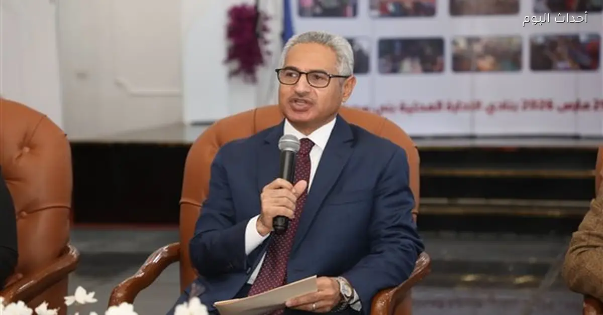 محافظ بني سويف يناقش تقارير زيارات الجهاز الإداري