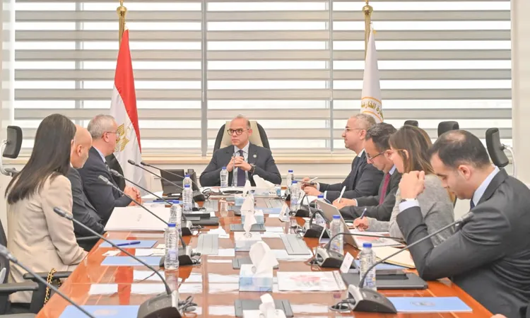 وزير الاستثمار يبحث خطط توسيع استثمارات “سامسونج” و”إل جي” وزيادة المكون المحلي