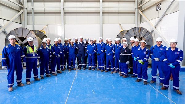 وزير البترول يزور حقول خالدة بالصحراء الغربية ويثني على تقنيات الحفر