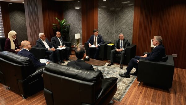 وزير البترول يناقش مع إيني تعزيز التعاون في الاستكشاف والإنتاج