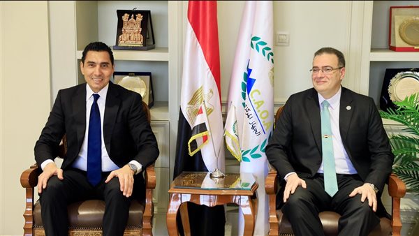 وزير الشباب والرياضة يجتمع برئيس الجهاز المركزي للتنظيم والإدارة