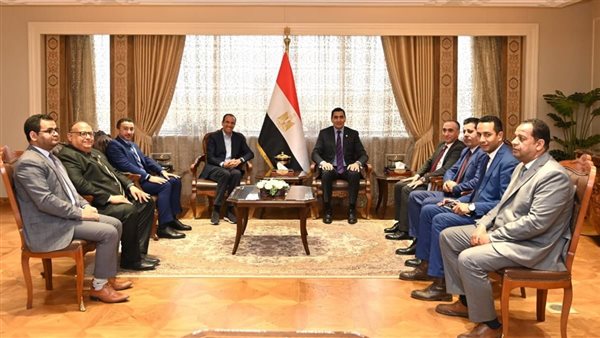 وزير الشباب والرياضة يلتقي رئيس الاتحاد الدولي للبادل