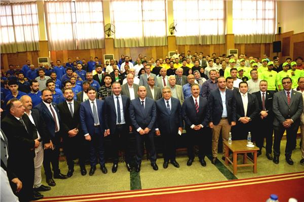 محافظ الدقهلية ووزير العمل يبحثان دعم الصناعة مع مستثمري جمصة