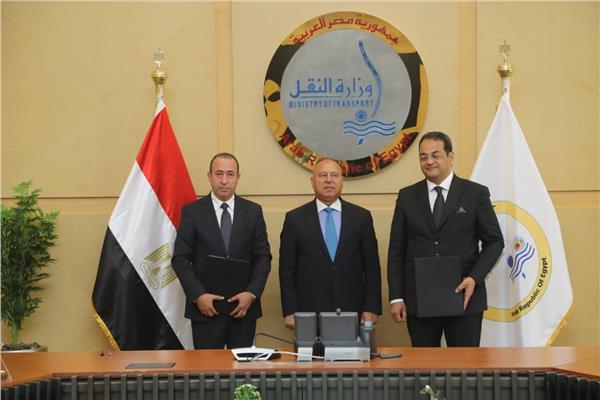 وزير النقل يؤكد أهمية التوسع في تطبيق الأنظمة التكنولوجية والرقمية