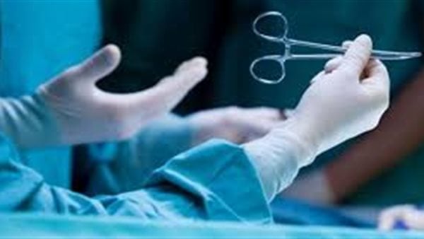 أب يتهم طبيبًا في مستشفى البدرشين بالتسبب في بتر عضو لنجله خلال عملية طهارة