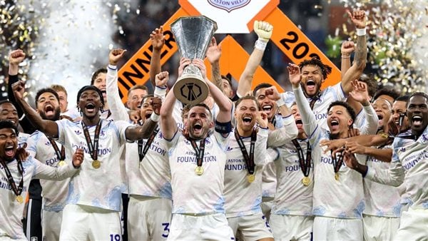 أستون فيلا يتوج بلقب الدوري الأوروبي بعد الفوز على فرايبورج