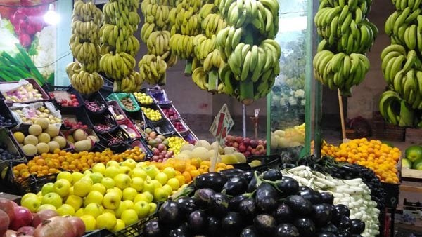أسعار الخضروات والفواكه في أسواق كفر الشيخ ليوم الأحد 17 مايو