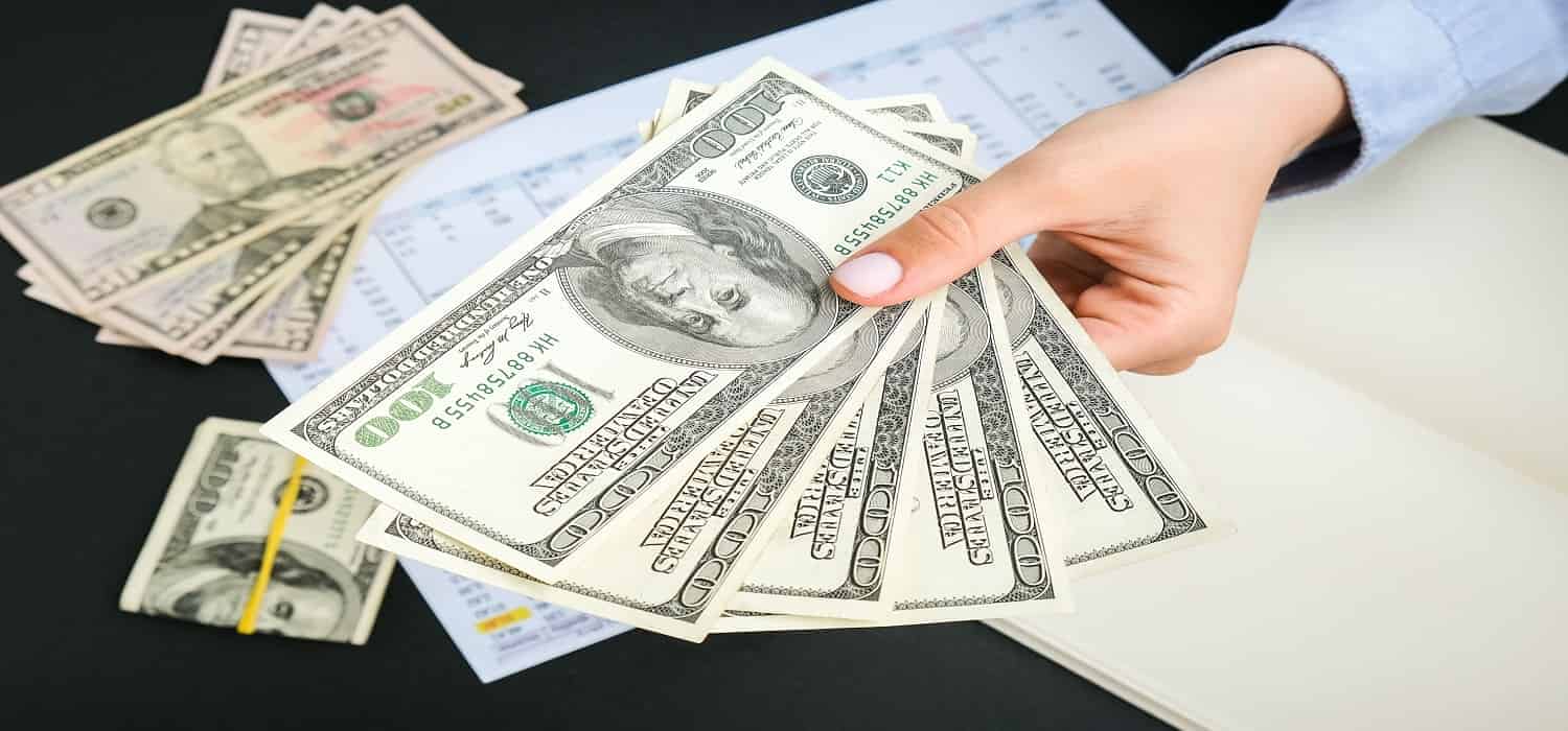 أسعار الدولار أمام الجنيه في بداية تعاملات الثلاثاء 19 مايو 2026