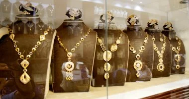 أسعار الذهب اليوم عيار 18 بسعر 5880 جنيها