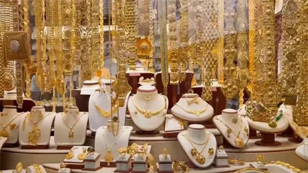 تراجع سعر جرام الذهب عيار 21 في مصر اليوم 13 مايو 2026