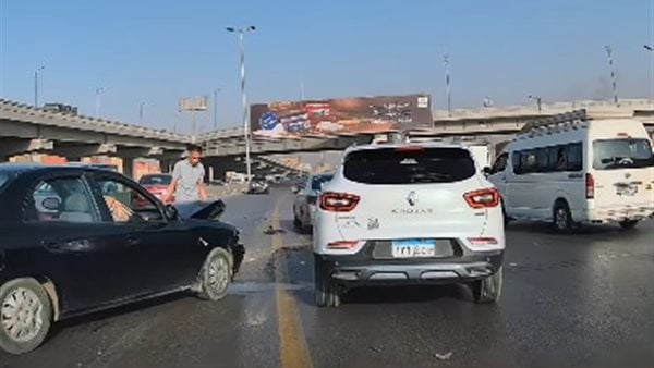 إصابة شاب في تصادم سيارة ودراجة نارية على الطريق الدائري اتجاه المنيب