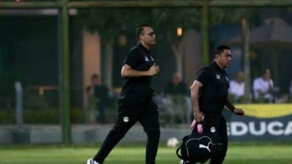 إنقاذ لاعب عمان بواسطة الجهاز الطبي لمنتخب الشباب خلال مباراة 2007