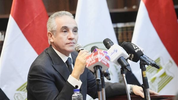 إنهاء أزمة المحالين على المعاش في الشهر العقاري