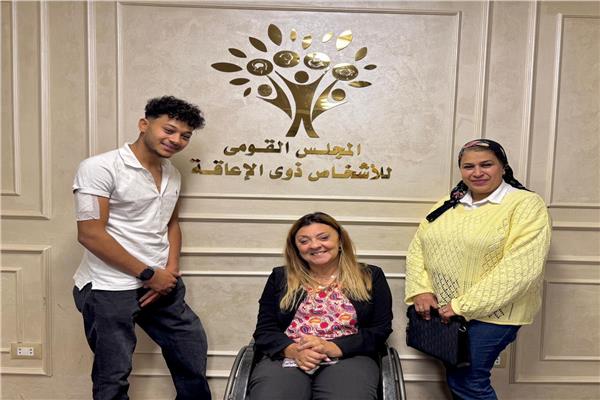 استقبال الفارس محمود سامح من قبل المشرف العام على القومي للأشخاص ذوي الإعاقة