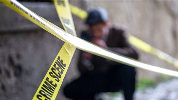 زوج يطعن زوجته 25 مرة بعد مشادة في بدر