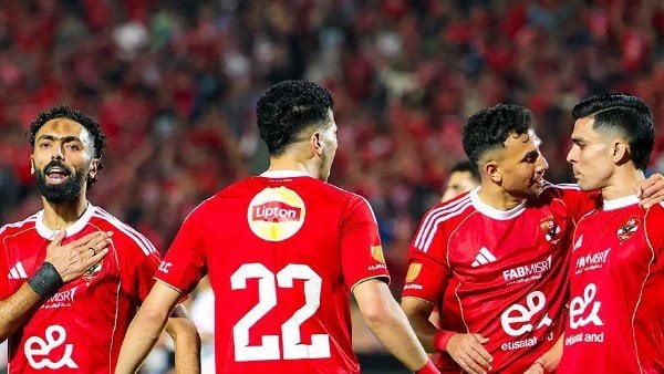 الأهلي يطبق نظامًا جديدًا لتجديد عقود اللاعبين وفقًا للبطولات