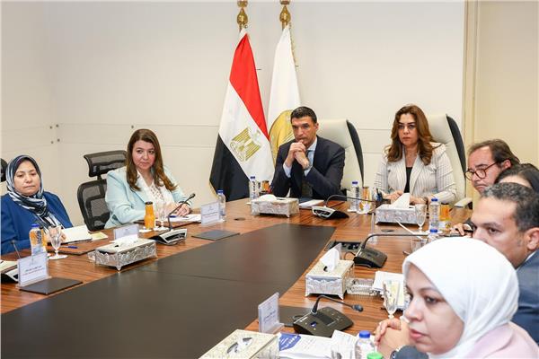 الحكومة تطلق المنظومة الإلكترونية لسجل البيانات البيئية الموحدة