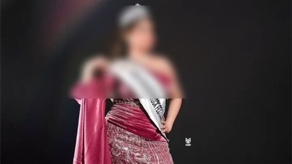 القبض على عارضة أزياء بتهمة نشر محتوى غير لائق على وسائل التواصل الاجتماعي