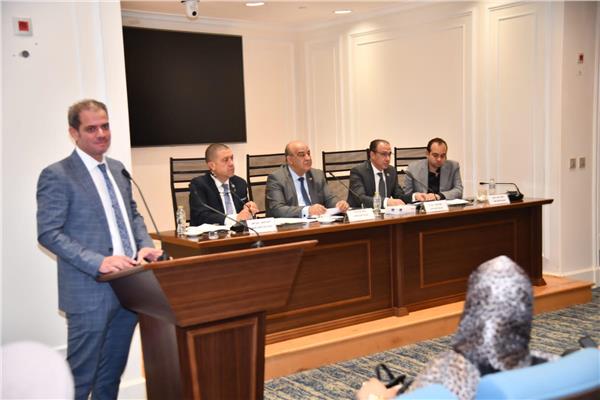 النواب يطلبون من الحكومة الالتزام بجداول زمنية لحل أزمات الدواء والتأمين الصحي