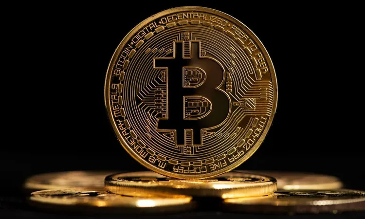 انخفاض بيتكوين والعملات المشفرة بنسبة 2% في السوق