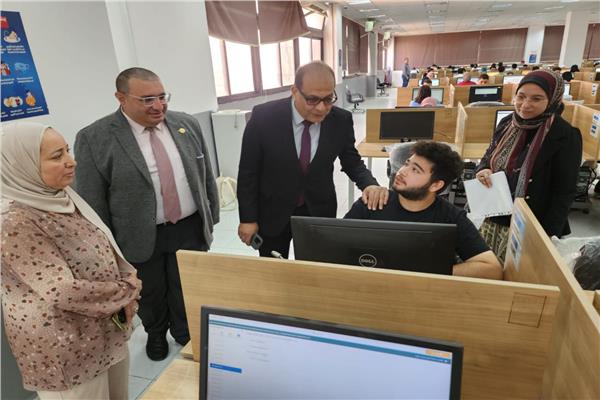 انطلاق الاختبارات الإلكترونية بكلية الصيدلة في جامعة الإسماعيلية الأهلية