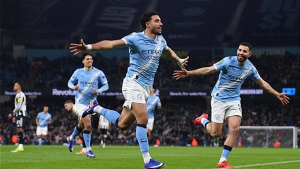 برشلونة يبدأ مفاوضات مع مانشستر سيتي لضم عمر مرموش