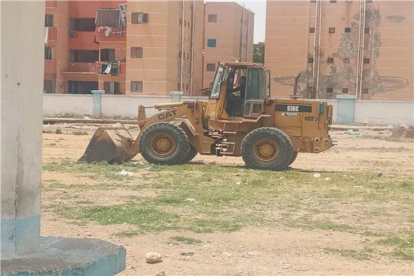 تجميل الحدائق والساحات في السويس لاستقبال صلاة العيد