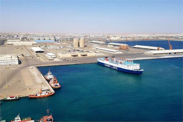 تداول 12 ألف طن من البضائع في موانئ البحر الأحمر