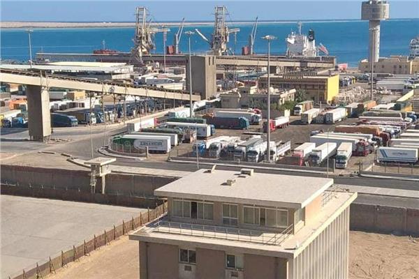 تداول 17 ألف طن من البضائع في موانئ البحر الأحمر