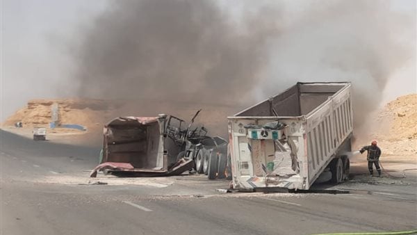 تصادم سيارتين نقل بطريق حلوان الأوسطي يُسفر عن إصابة شخصين