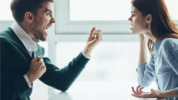 تصالح أخصائية اجتماعية مع أبوين بعد مشاجرة داخل مدرسة في الشيخ زايد