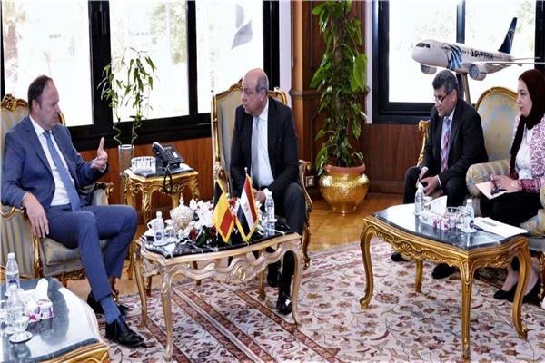 تعزيز التعاون بين مصر وبلجيكا لزيادة الرحلات الجوية والاستثمارات