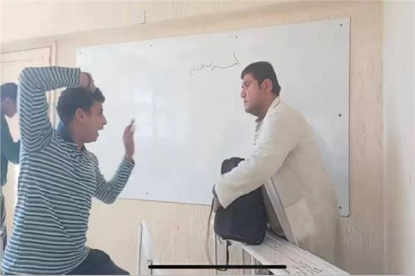 «تعليم القليوبية» توضح تفاصيل فيديو تعدي طالب على معلم في شبرا
