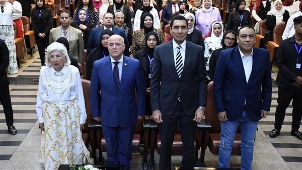 توقيع عقد رعاية للأبطال الأولمبيين سيف عيسى وفريال أشرف