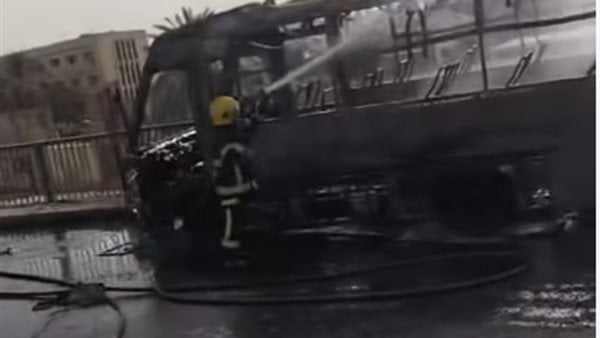 حريق في أتوبيس على طريق أوتوستراد المعادي