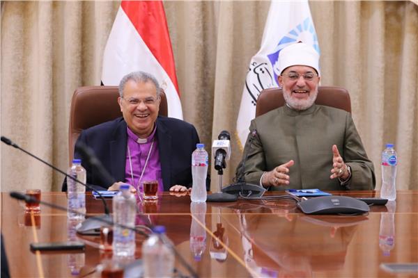 رئيس الطائفة الإنجيلية يهنئ مفتي الجمهورية بعيد الأضحى المبارك
