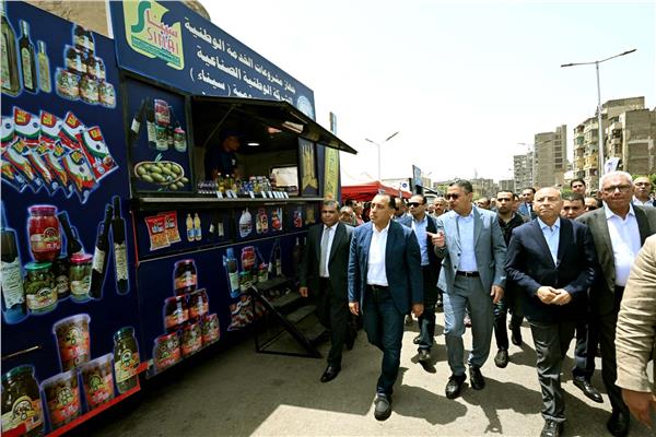رئيس الوزراء يزور معرض «أهلًا بالعيد» في الجمالية