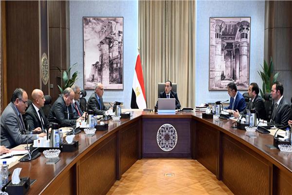 رئيس الوزراء يعرض مستجدات تطوير صناعة السكر في مصر
