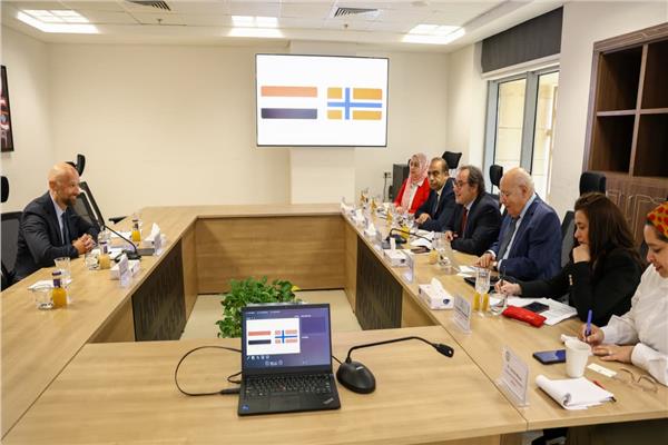 رئيس جهاز شئون البيئة يبحث سبل التعاون مع السفير النرويجي