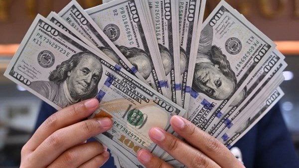 سعر الدولار مقابل الجنيه المصري اليوم في بنك مصر والبنك الأهلي