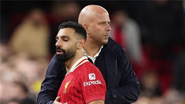 محمد صلاح يحدد موقفه من المشاركة في مباراة ليفربول وأستون فيلا