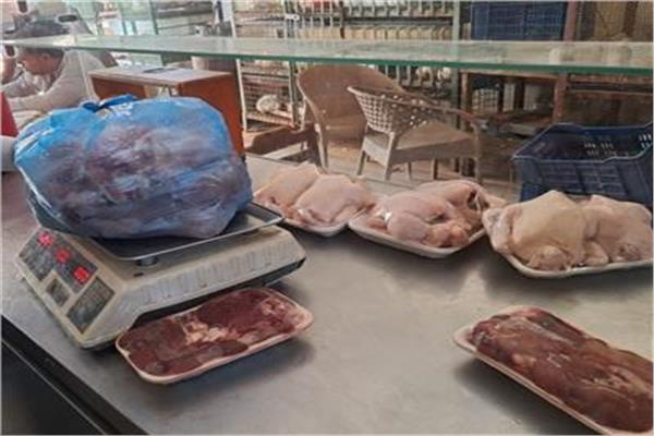 ضبط 555 كجم من اللحوم والمصنعات الغذائية في المنيا خلال حملات رقابية
