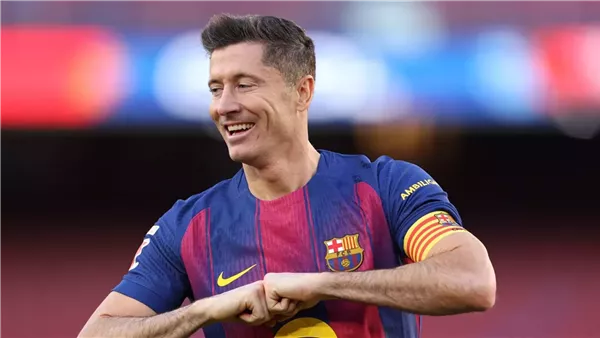 ليفاندوفسكي يعلن عن انتهاء عقده مع برشلونة في نهاية الموسم