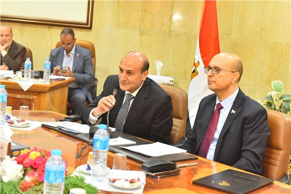 محافظ أسيوط: الجامعة تساهم في تنفيذ خطط التنمية المحلية